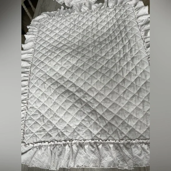 Diamond Ruffle Embroidered Shabby Chic 3 pc Queen Quilt Set - Picture 6 of 11